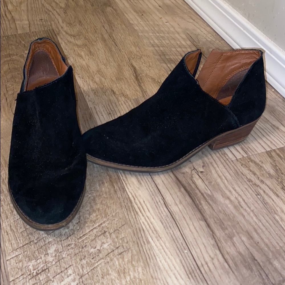 Lucky Brand Suede black small heel ankle boots